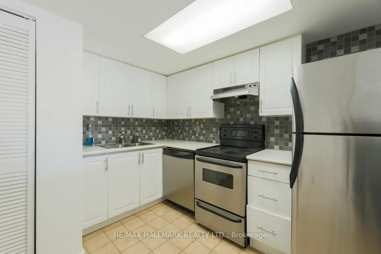 Photo 3 of Unit 905, 15 Maitland Place, Toronto, Cabbagetown-South St. James Town — HOMEH