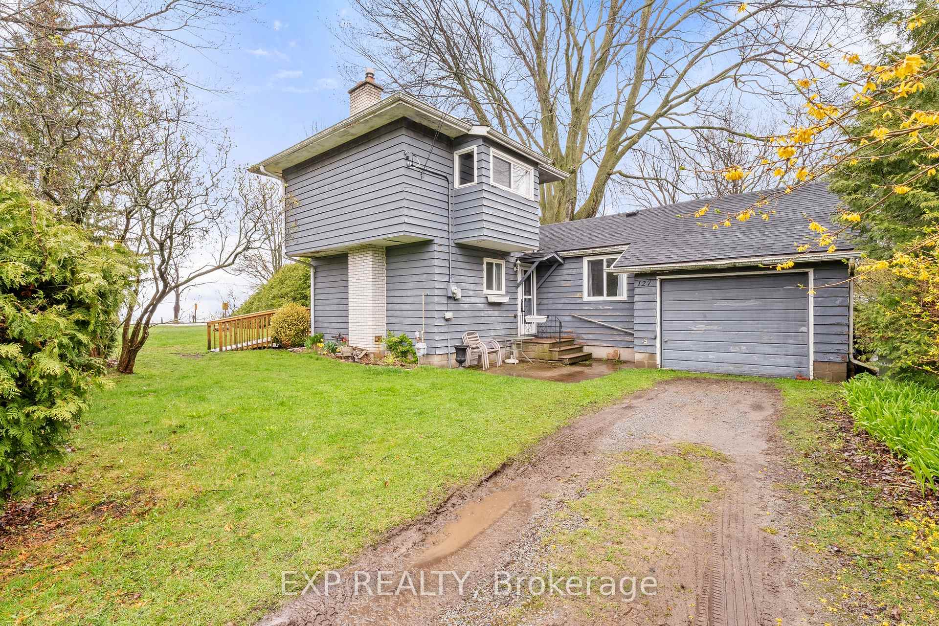 Front of 247 Hedge Road