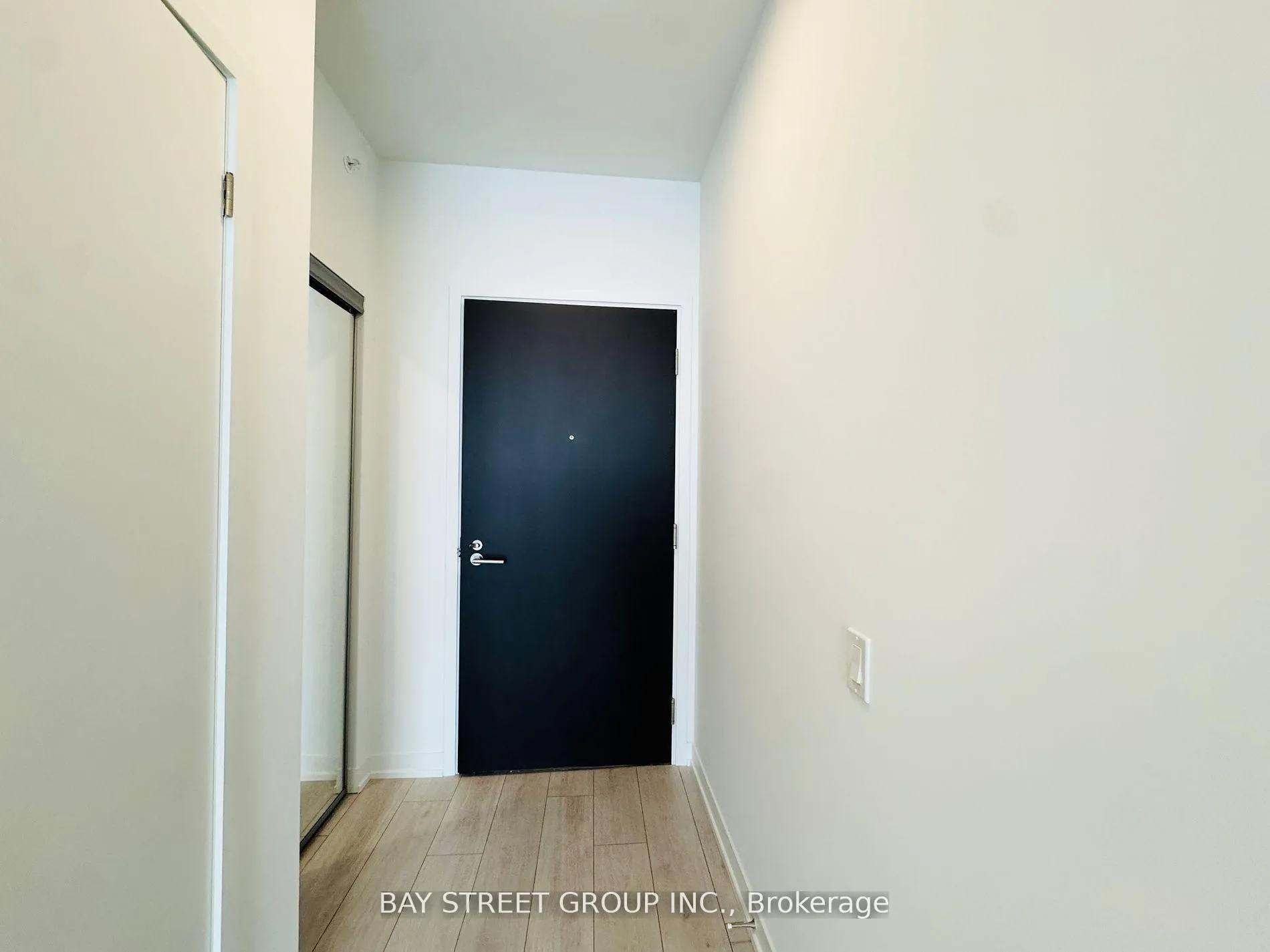 Photo 4 of Unit 1610, 39 Mary Street, Barrie, City Centre — HOMEH