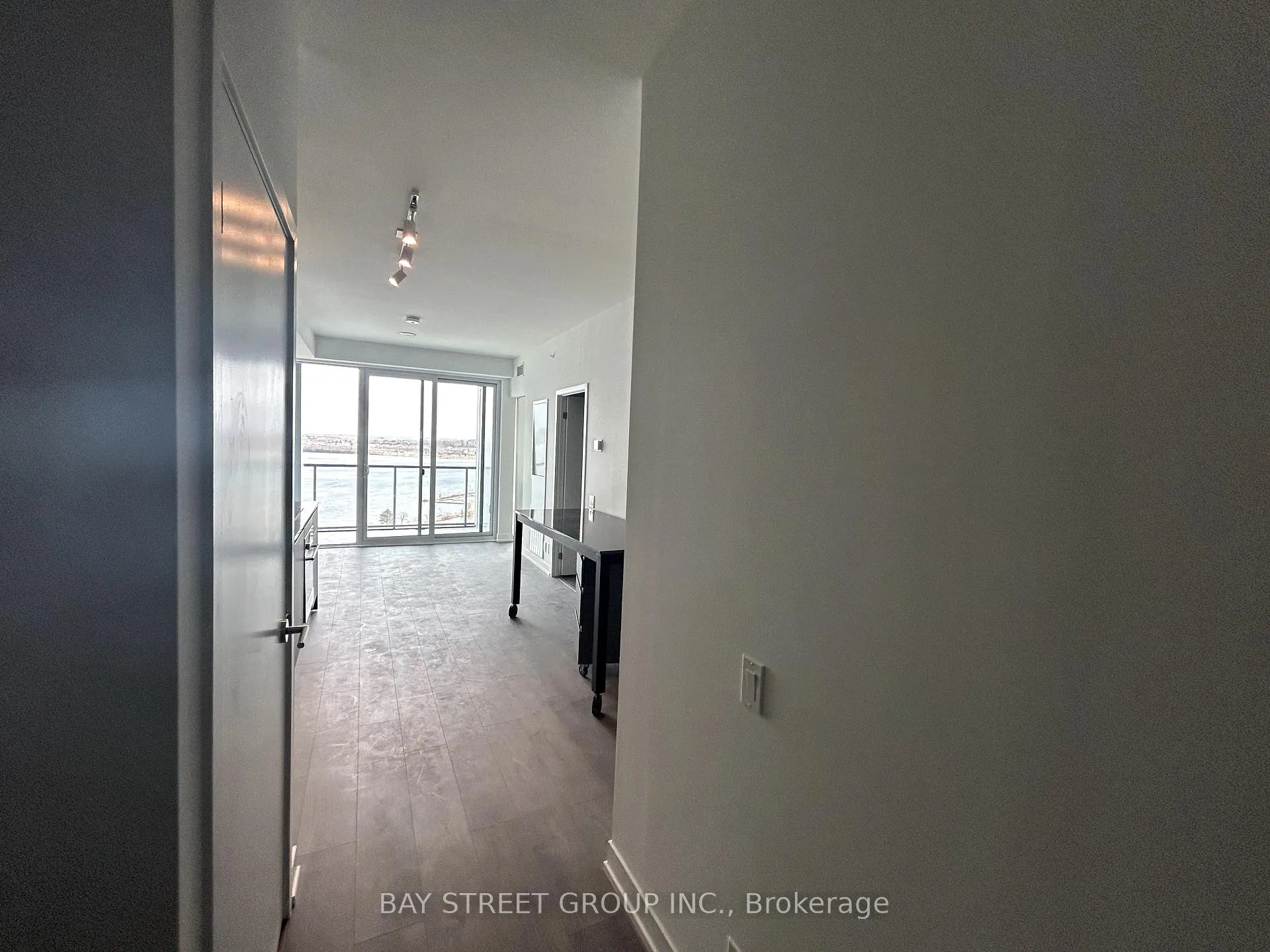 Photo 6 of Unit 1610, 39 Mary Street, Barrie, City Centre — HOMEH