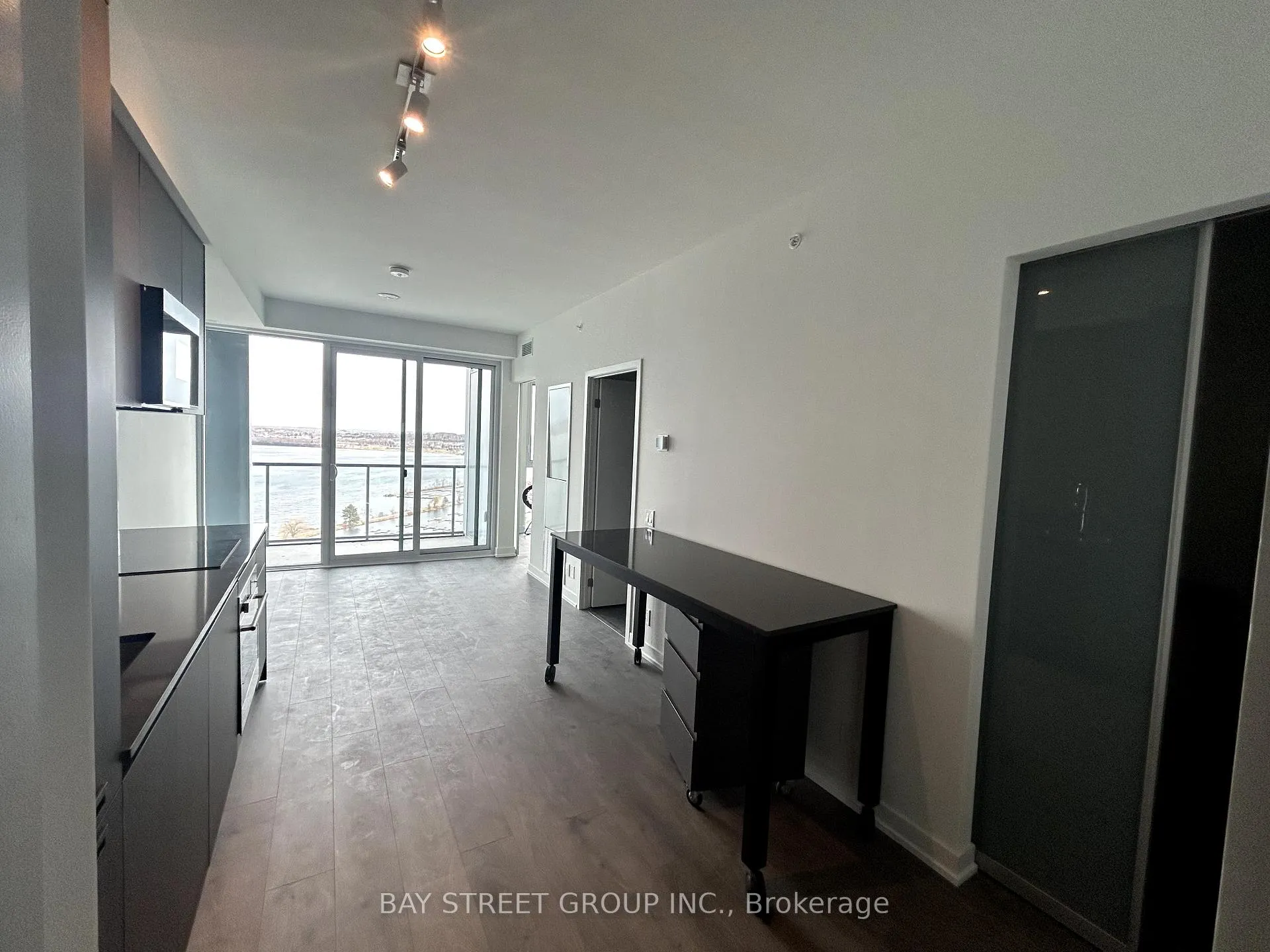 Photo 7 of Unit 1610, 39 Mary Street, Barrie, City Centre — HOMEH