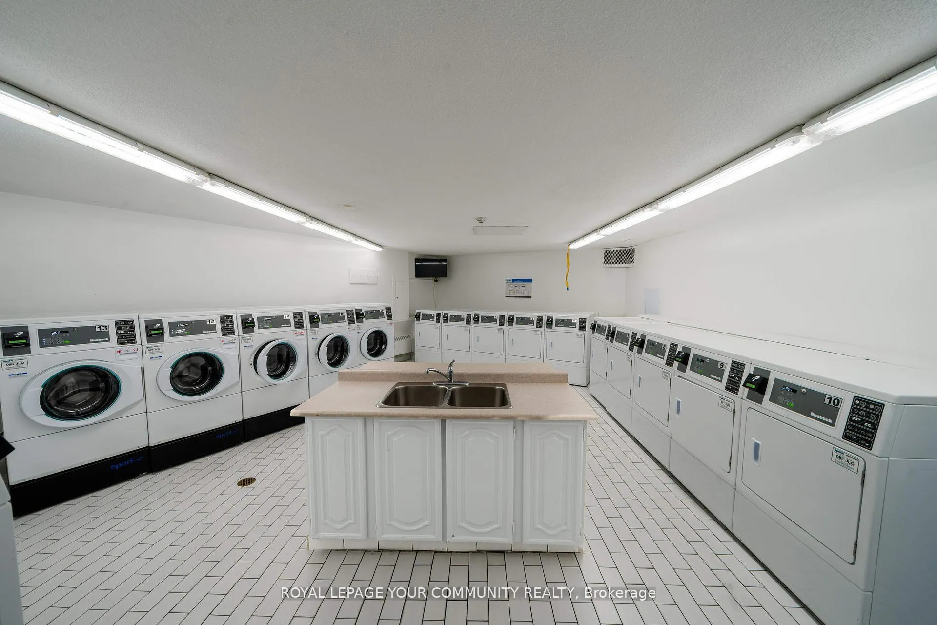 Photo 39 of Unit 1218, 20 Edgecliff Golfway, Toronto, Flemingdon Park — HOMEH