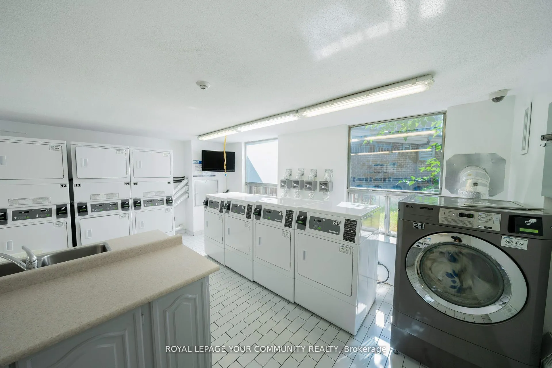 Photo 41 of Unit 1218, 20 Edgecliff Golfway, Toronto, Flemingdon Park — HOMEH