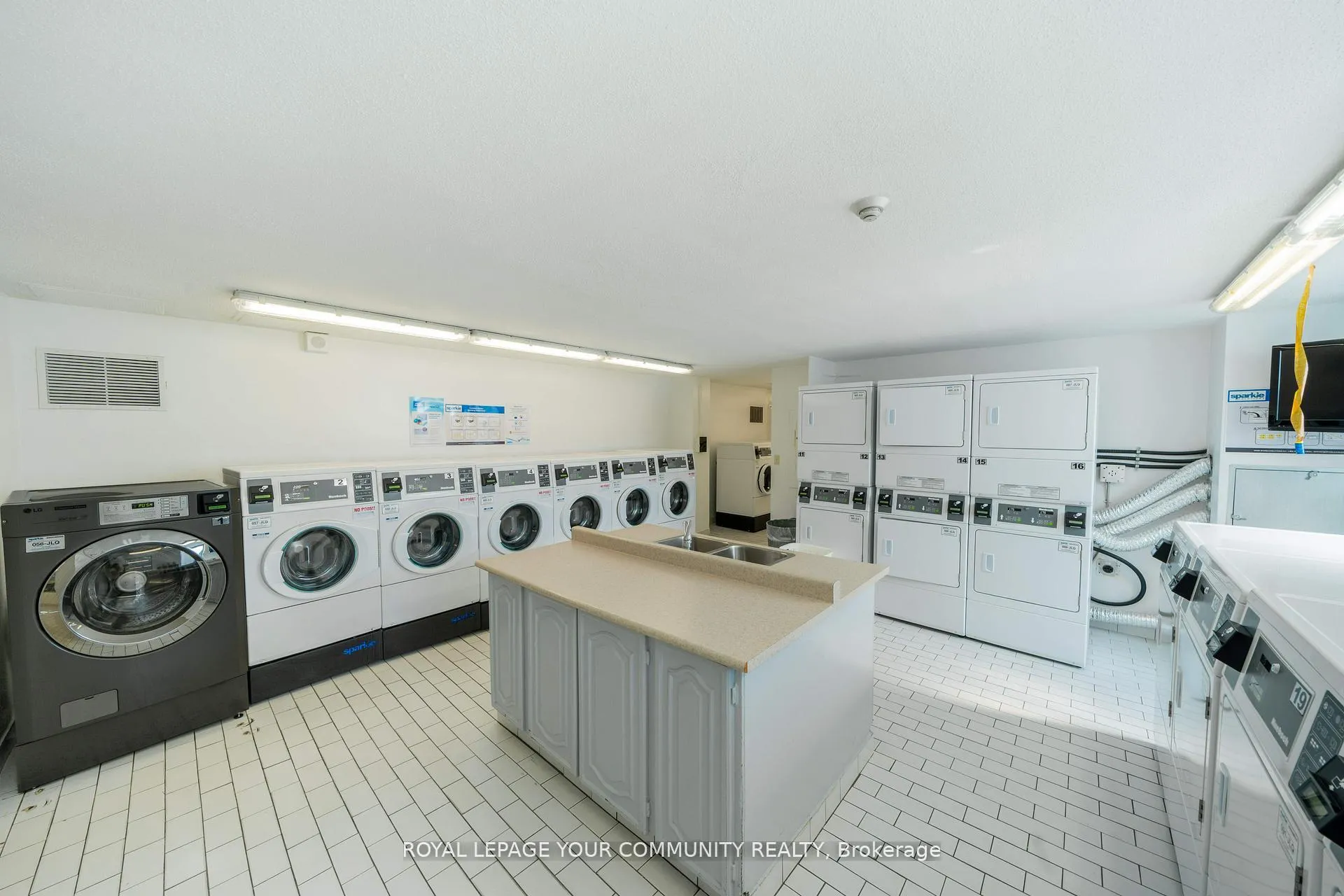 Photo 42 of Unit 1218, 20 Edgecliff Golfway, Toronto, Flemingdon Park — HOMEH