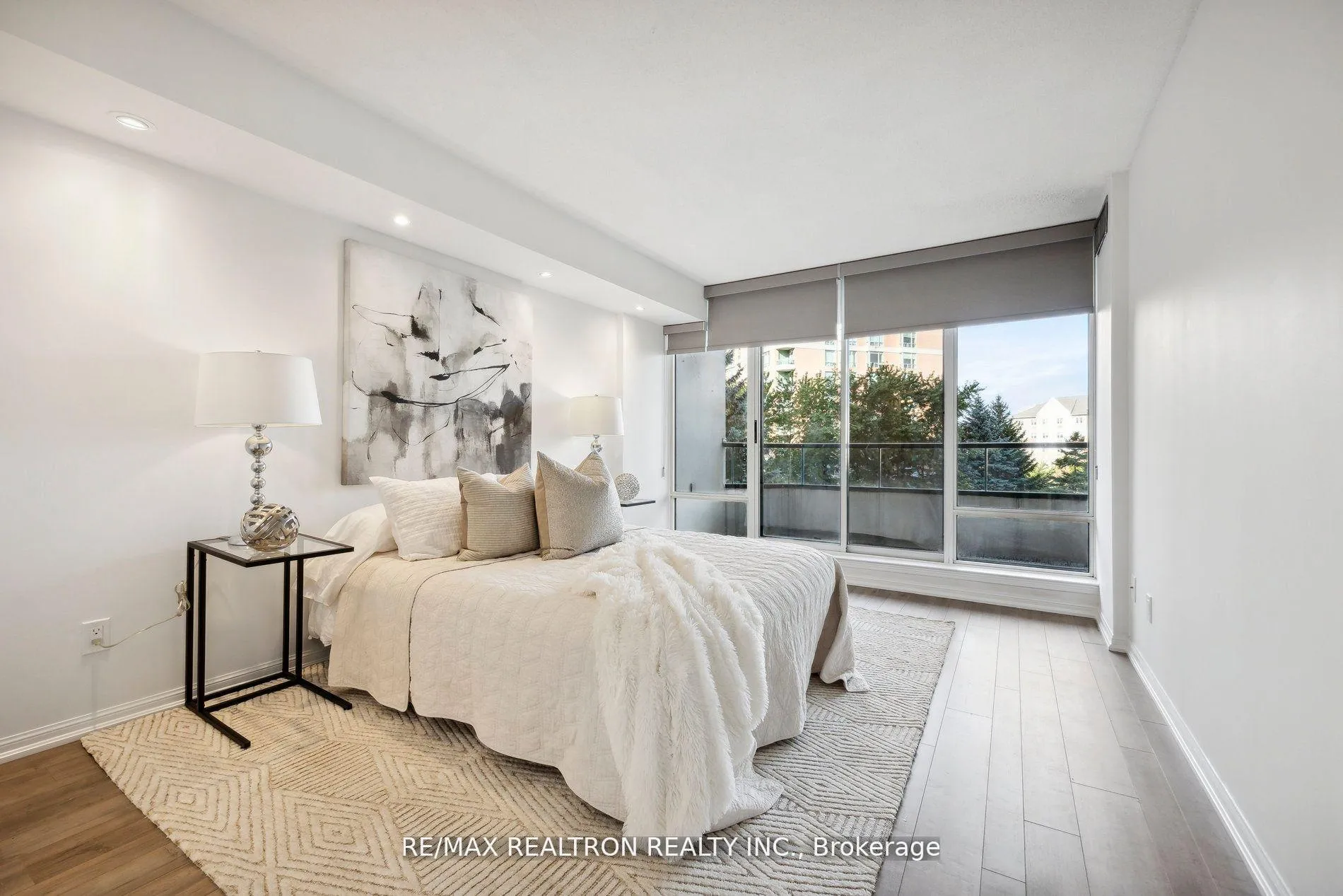 Front of Unit 406, 120 Promenade Circle