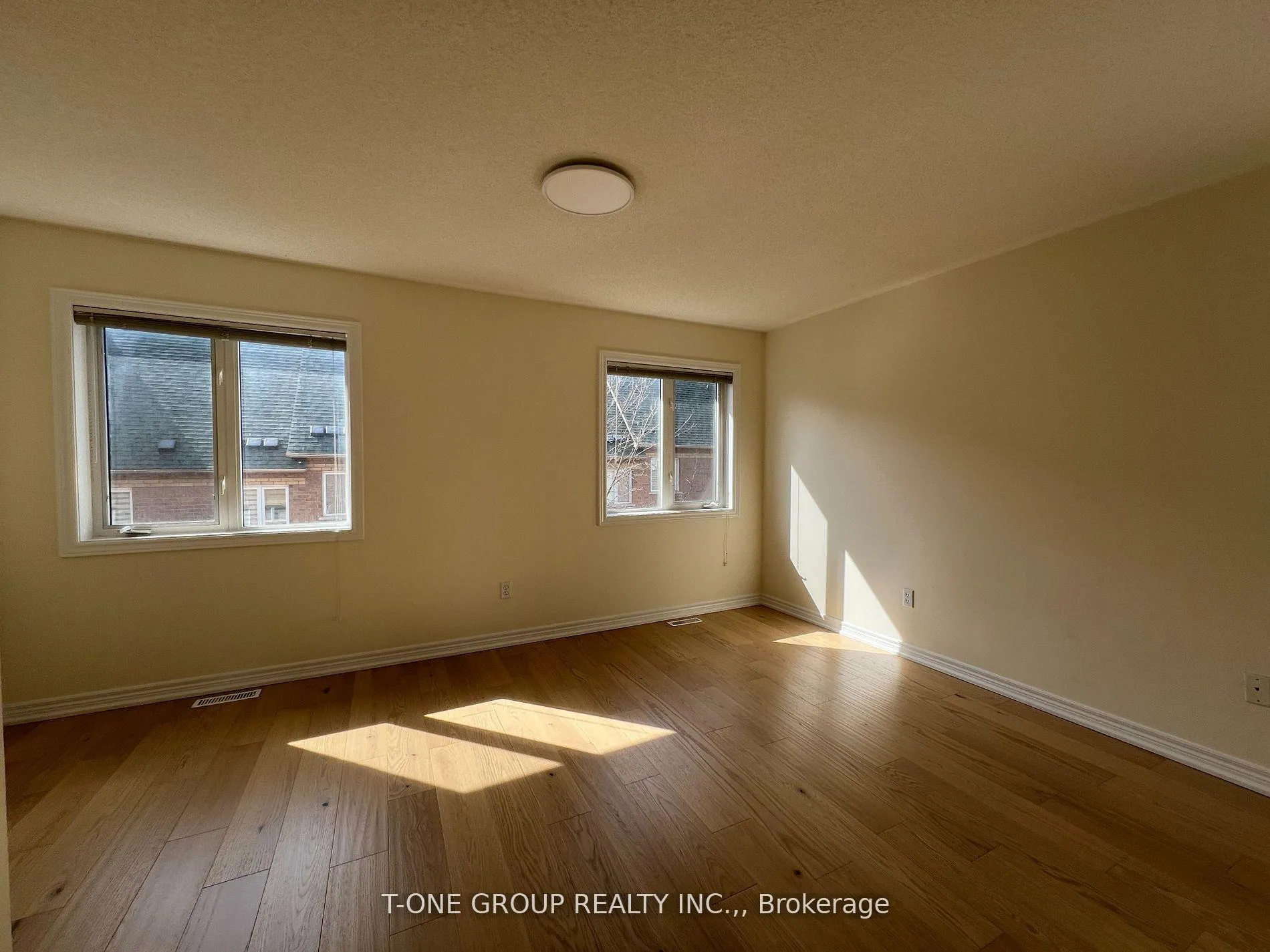 Photo 5 of 14 Asalin Way, Markham, Buttonville — HOMEH