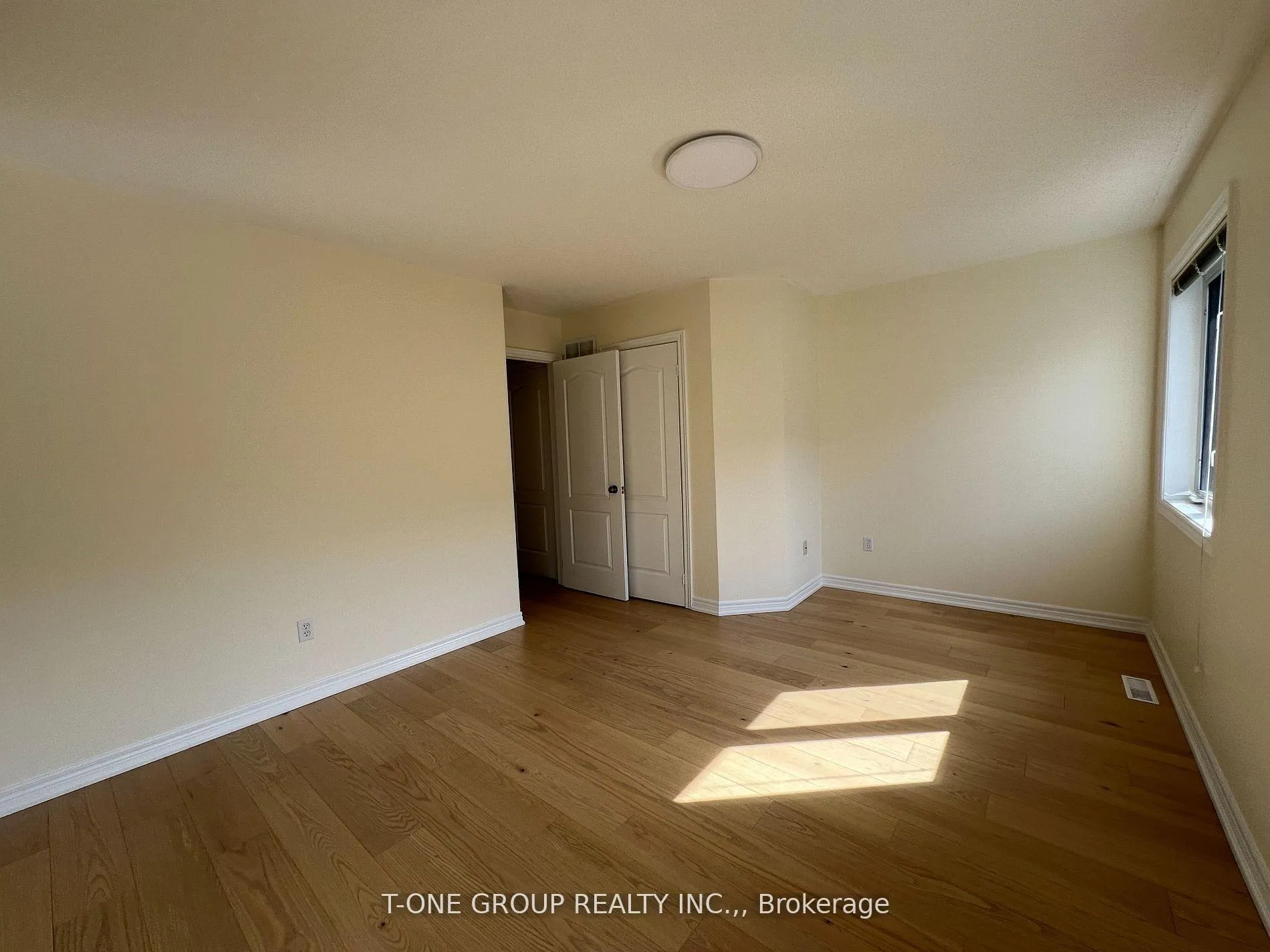 Photo 8 of 14 Asalin Way, Markham, Buttonville — HOMEH