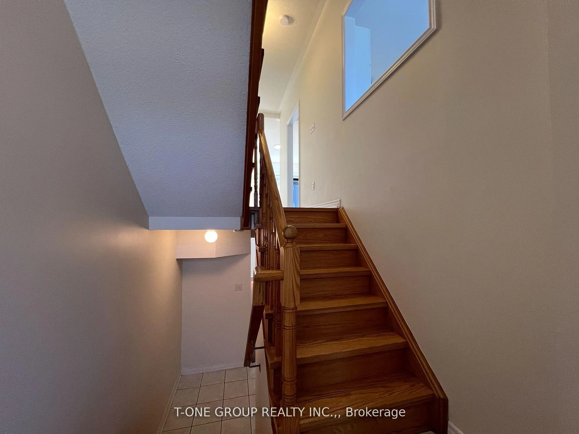 Photo 11 of 14 Asalin Way, Markham, Buttonville — HOMEH