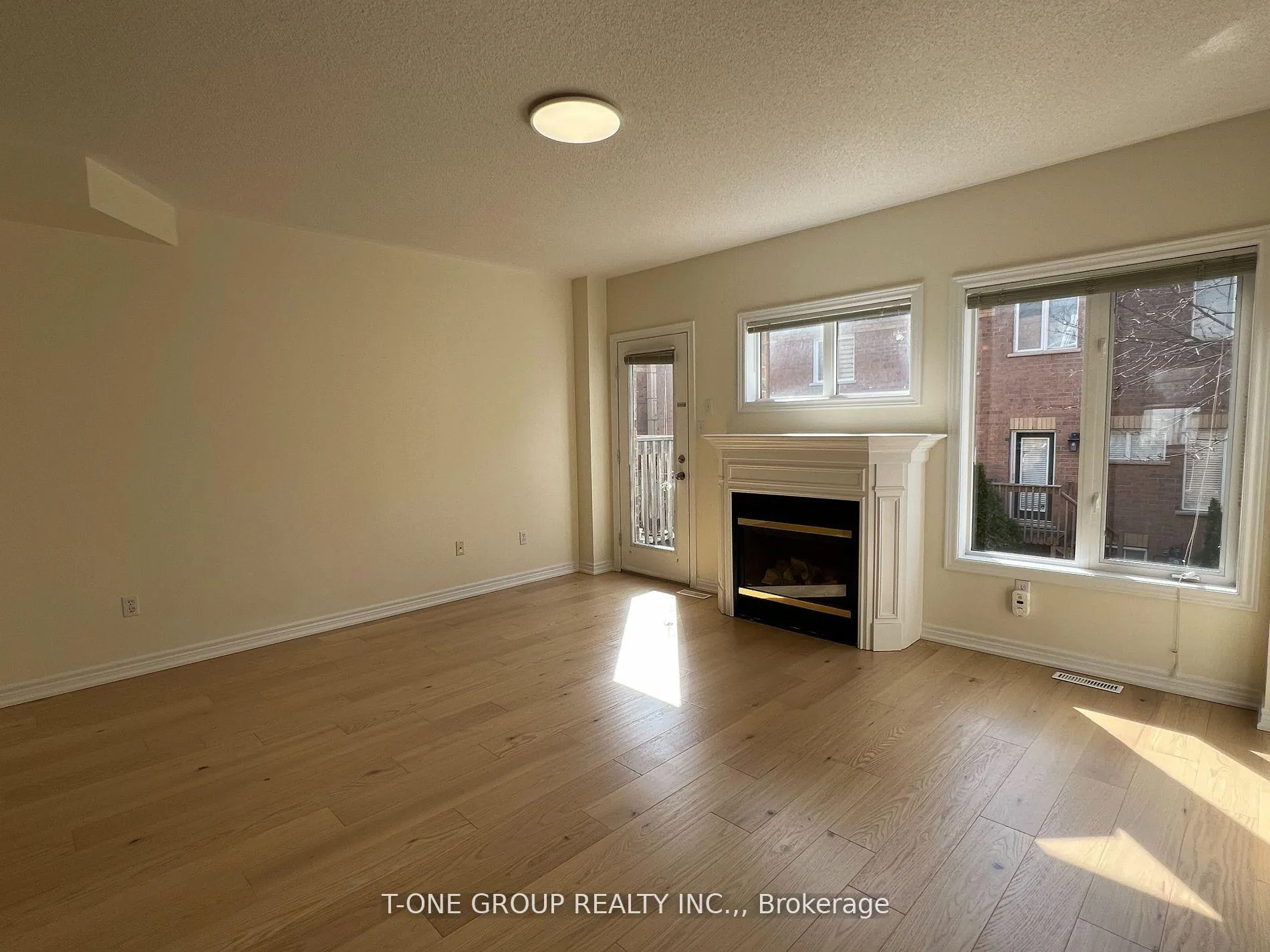 Photo 12 of 14 Asalin Way, Markham, Buttonville — HOMEH