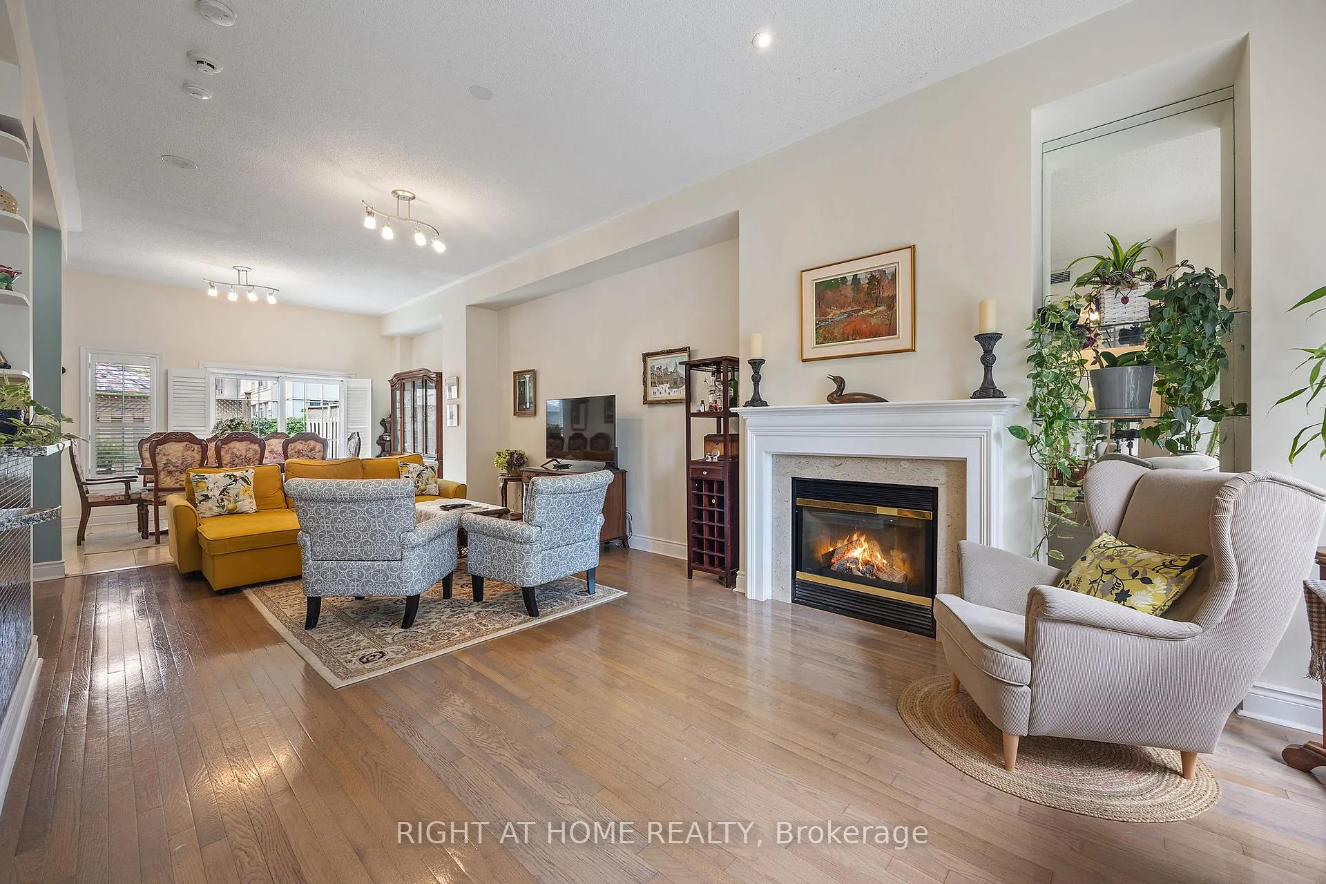 Photo 4 of Unit TH15, 8 Rean Drive, North York, Bayview Village — HOMEH