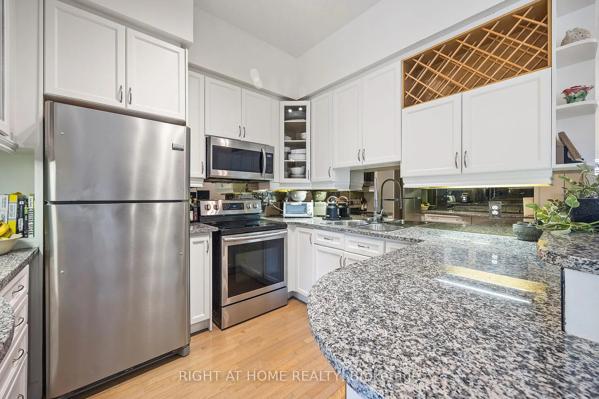 Photo 7 of Unit TH15, 8 Rean Drive, North York, Bayview Village — HOMEH