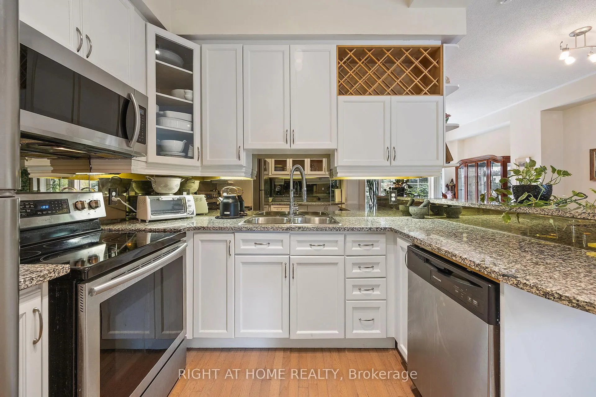 Photo 8 of Unit TH15, 8 Rean Drive, North York, Bayview Village — HOMEH