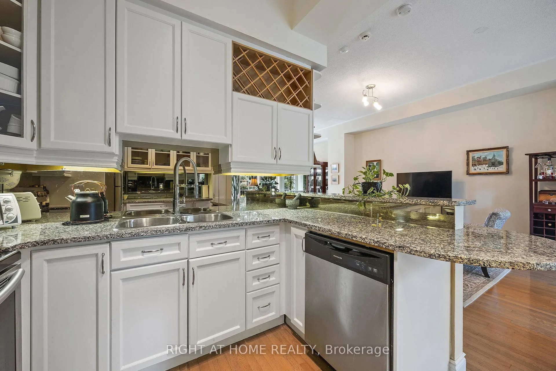 Photo 9 of Unit TH15, 8 Rean Drive, North York, Bayview Village — HOMEH