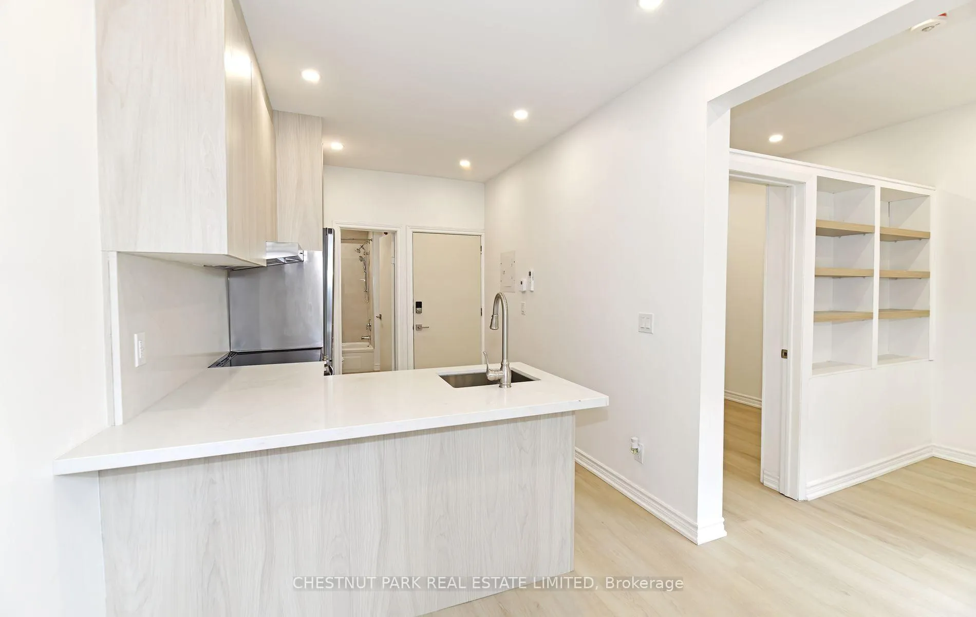 Photo 2 of Unit 5, 171 King Street, Toronto, Waterfront Communities — HOMEH
