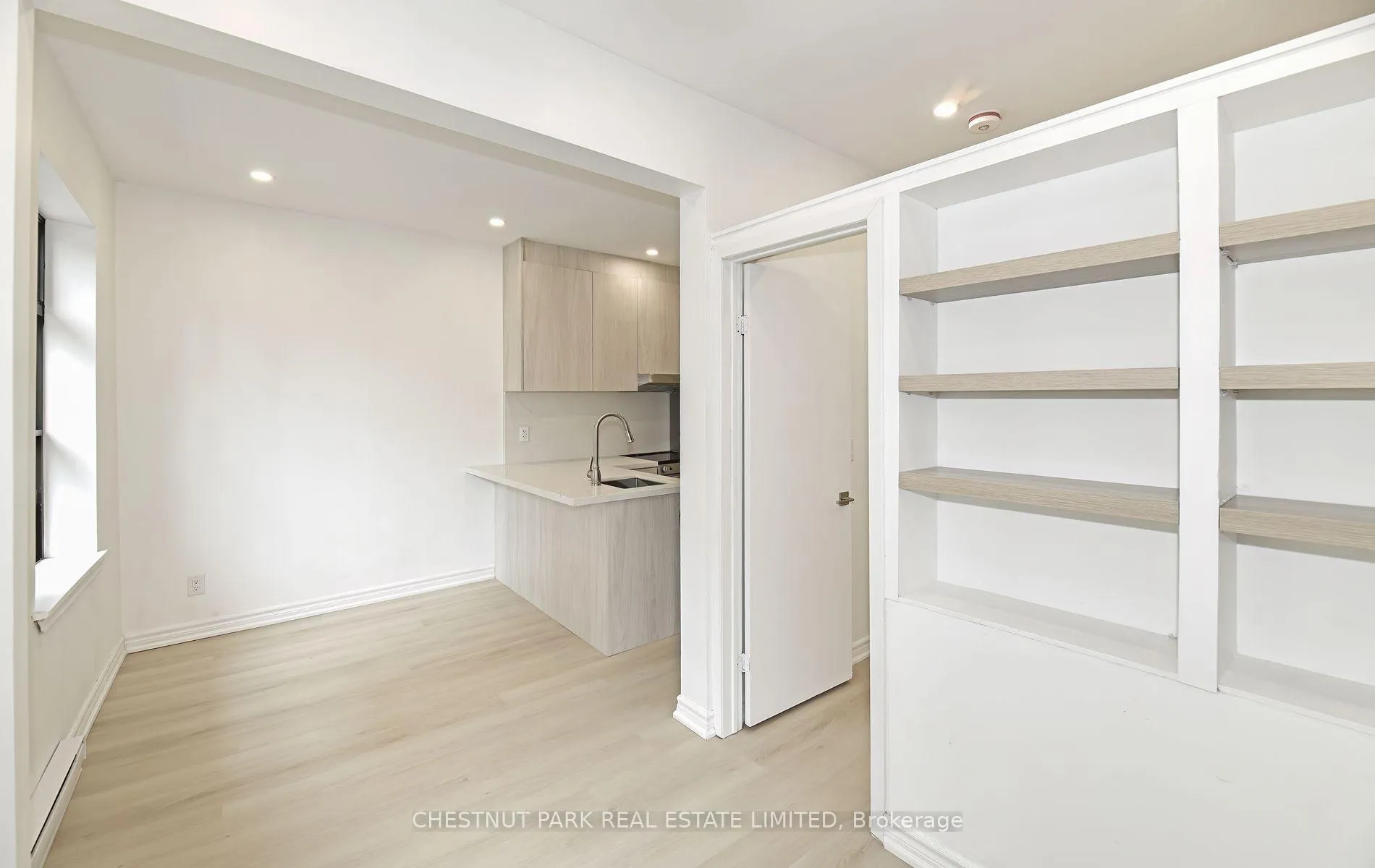 Photo 4 of Unit 5, 171 King Street, Toronto, Waterfront Communities — HOMEH
