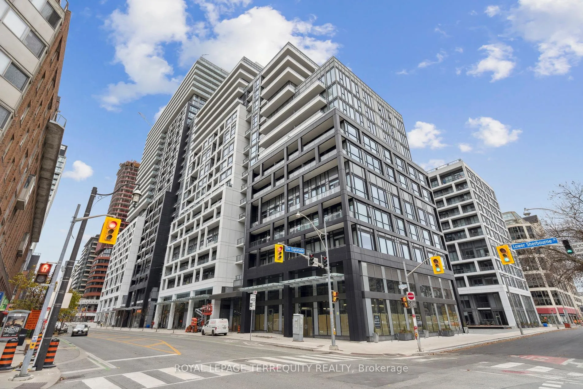 Front of Unit 1123, 121 Lower Sherbourne Street