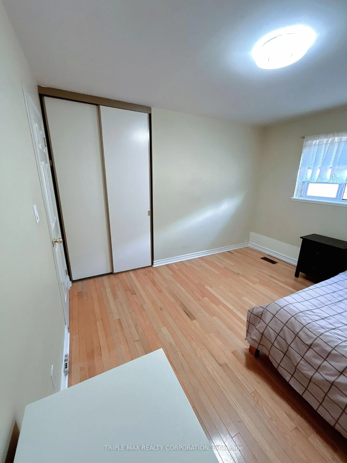 Photo 5 of 196 Edmonton Drive, North York, Pleasant View — HOMEH