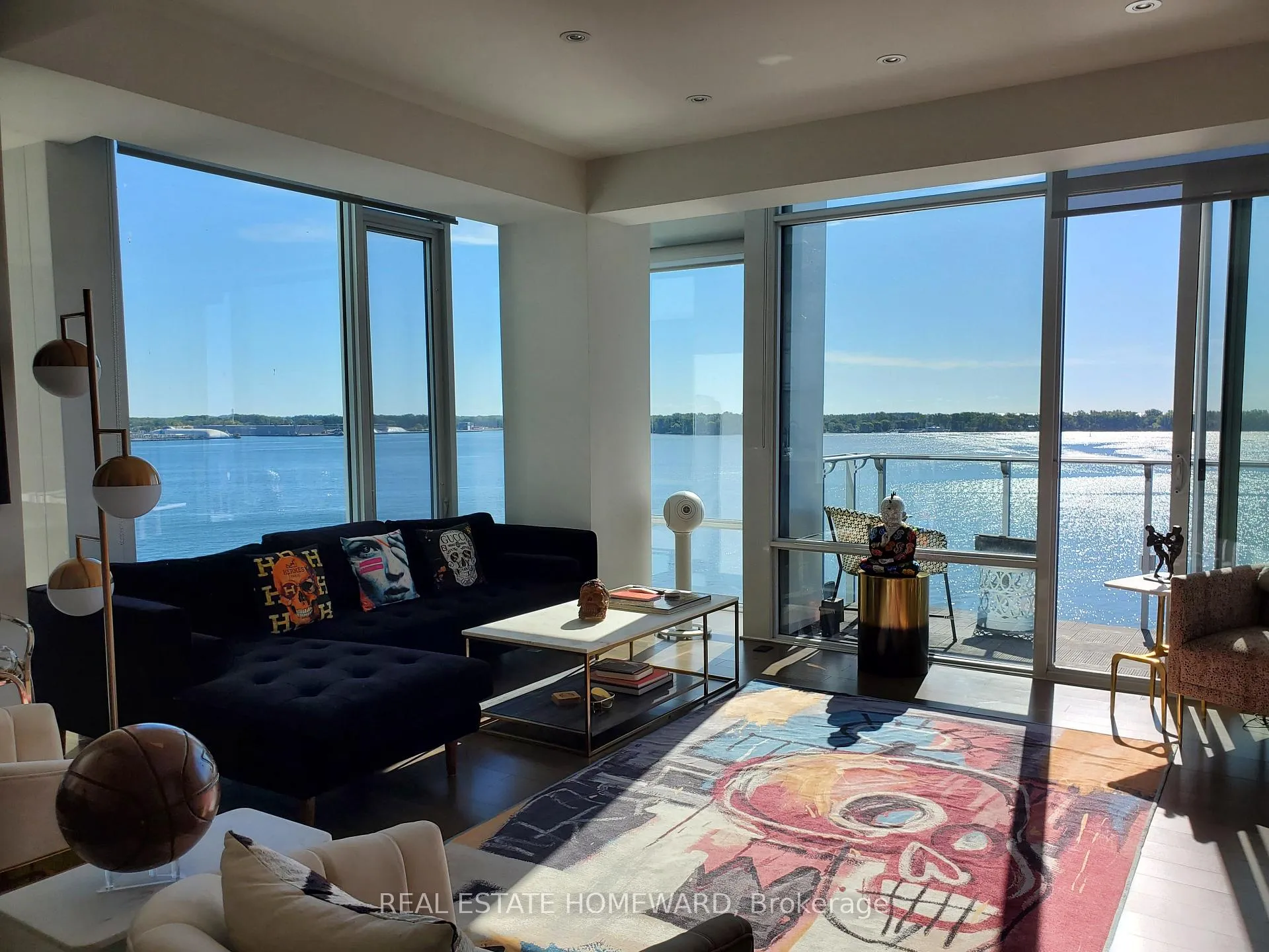 Front of Unit 1015, 29 Queens Quay E