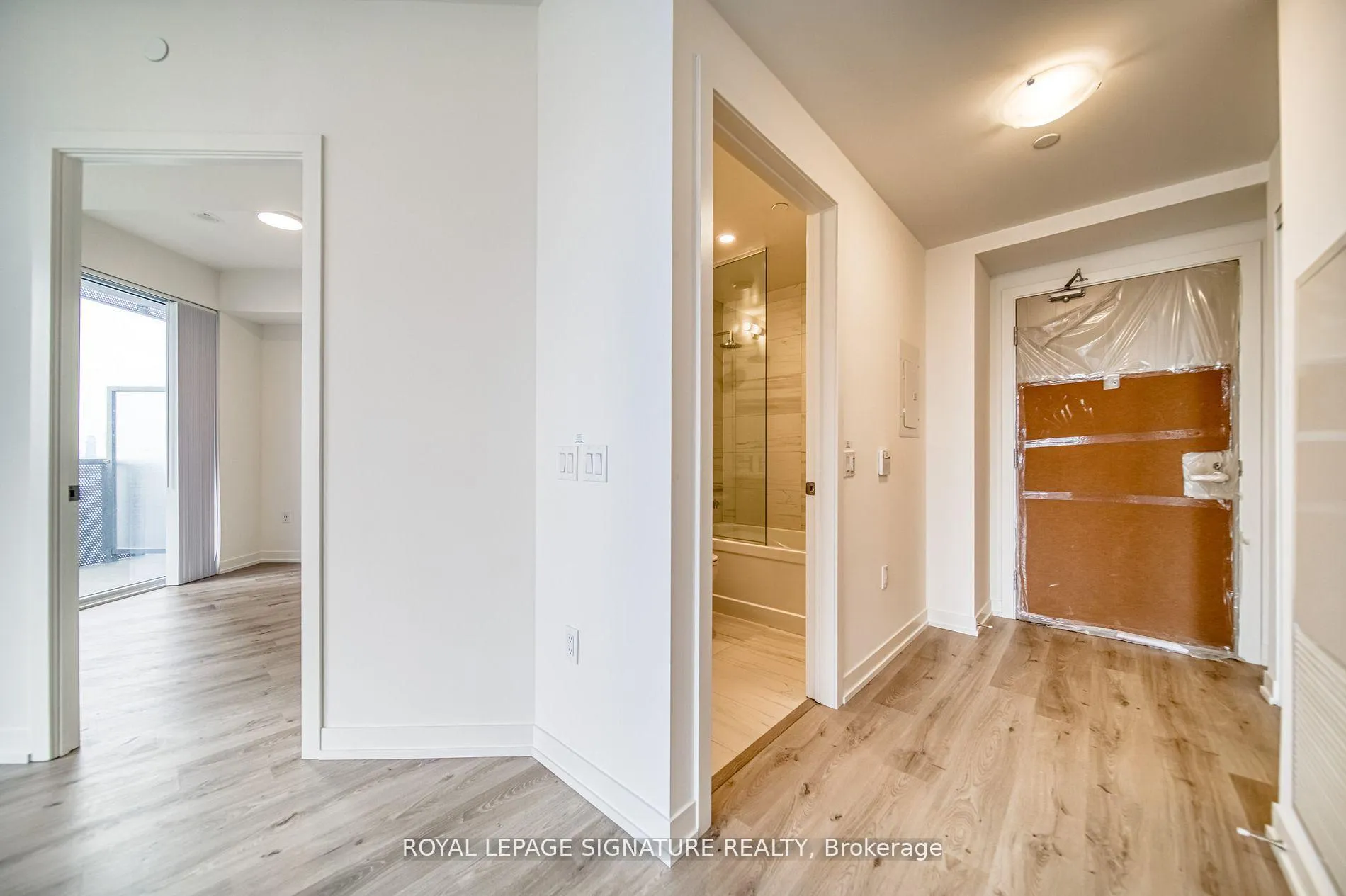 Photo 3 of Unit 5111, 138 Downes Street, Toronto, Waterfront Communities — HOMEH