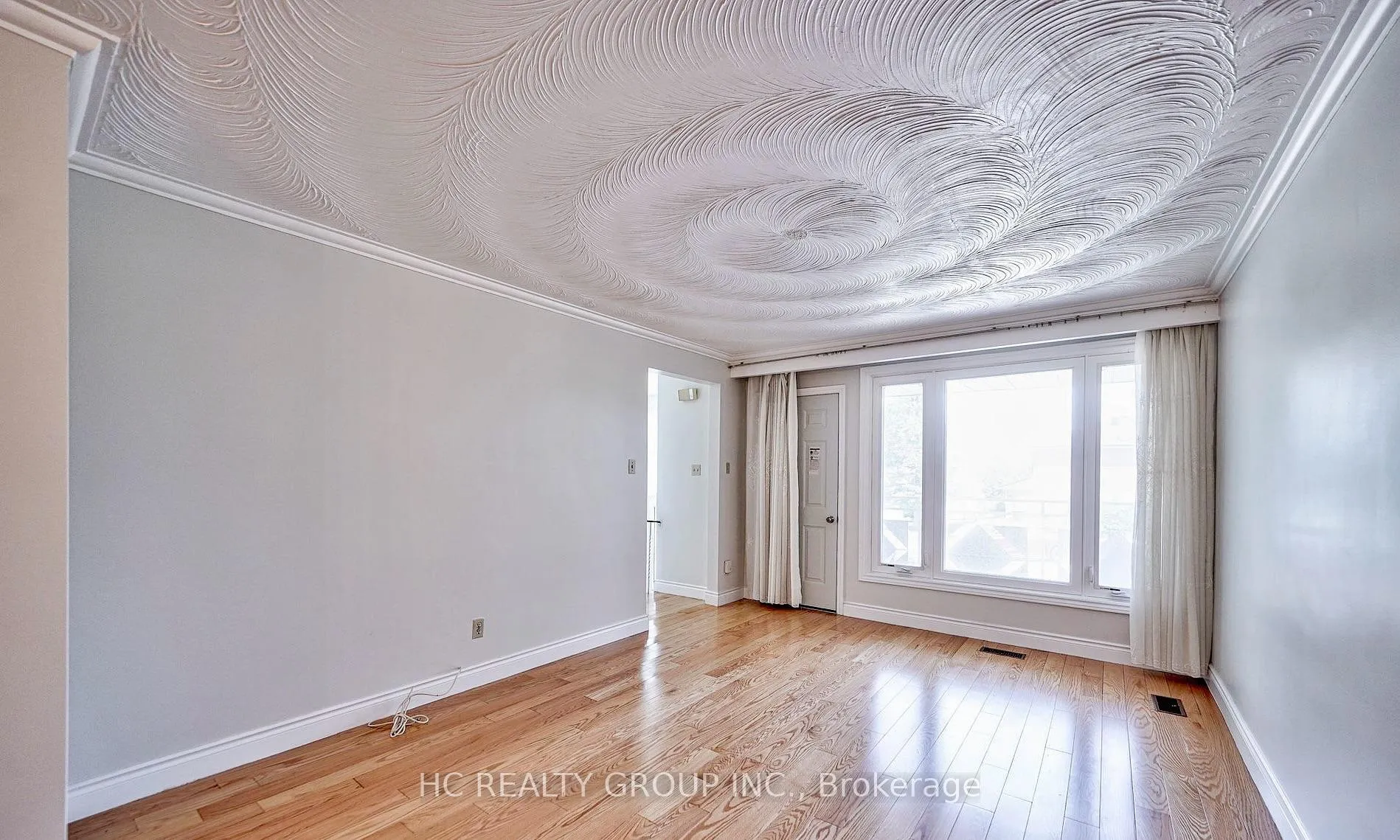 Photo 7 of Unit Upper, 20 Greyhound Drive, North York, Bayview Woods-Steeles — HOMEH