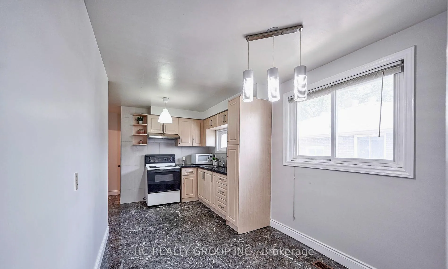 Photo 11 of Unit Upper, 20 Greyhound Drive, North York, Bayview Woods-Steeles — HOMEH