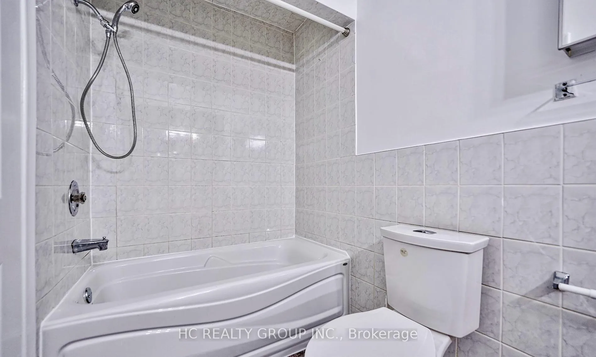Photo 22 of Unit Upper, 20 Greyhound Drive, North York, Bayview Woods-Steeles — HOMEH