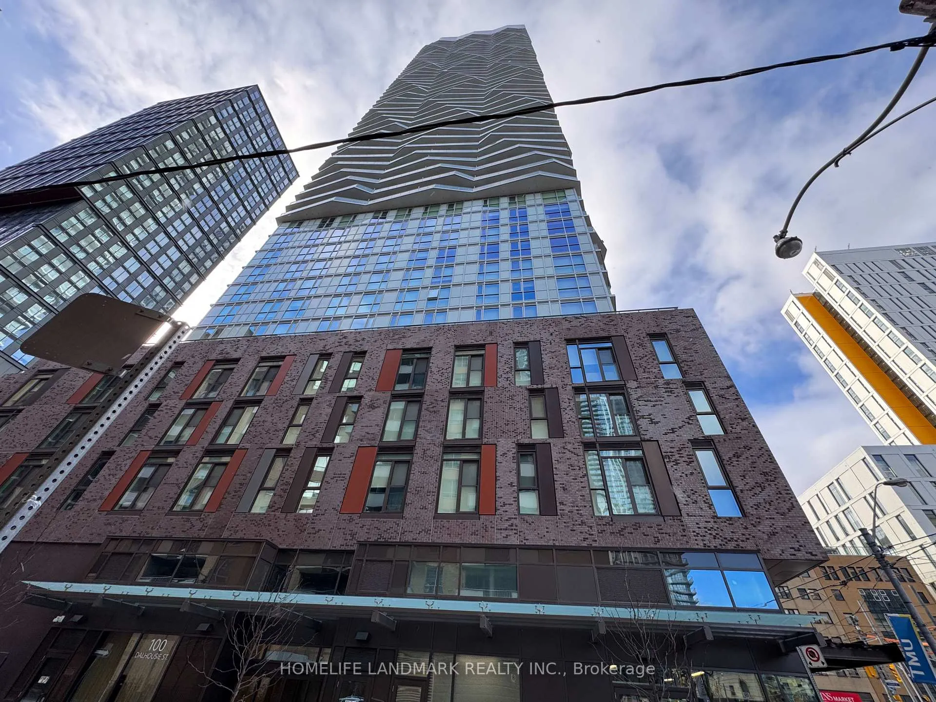 Front of Unit 2812, 100 Dalhousie Street