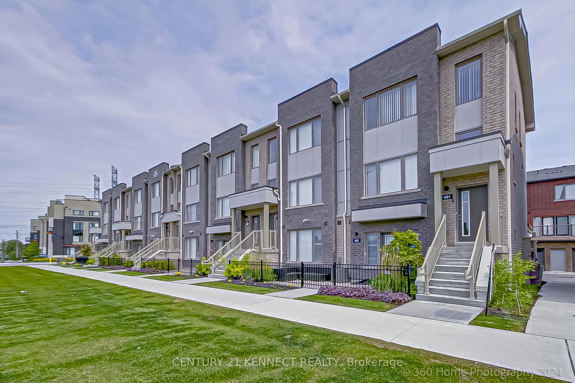 Photo 1 of Unit 601, 1525 Kingston Road, Pickering, Town Centre — HOMEH