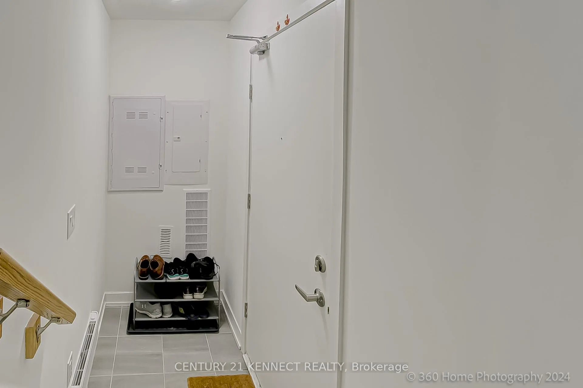Photo 6 of Unit 601, 1525 Kingston Road, Pickering, Town Centre — HOMEH