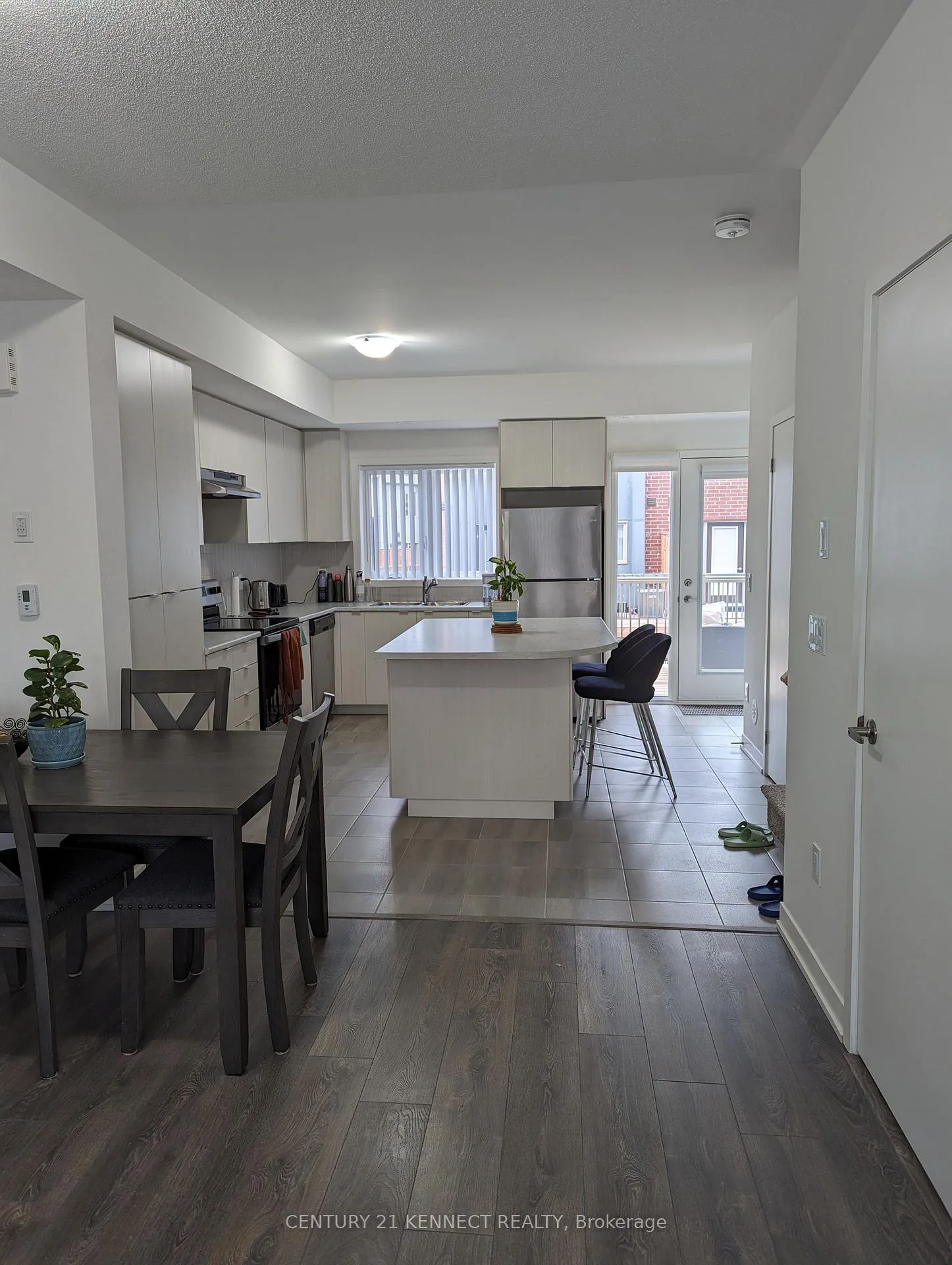 Photo 9 of Unit 601, 1525 Kingston Road, Pickering, Town Centre — HOMEH