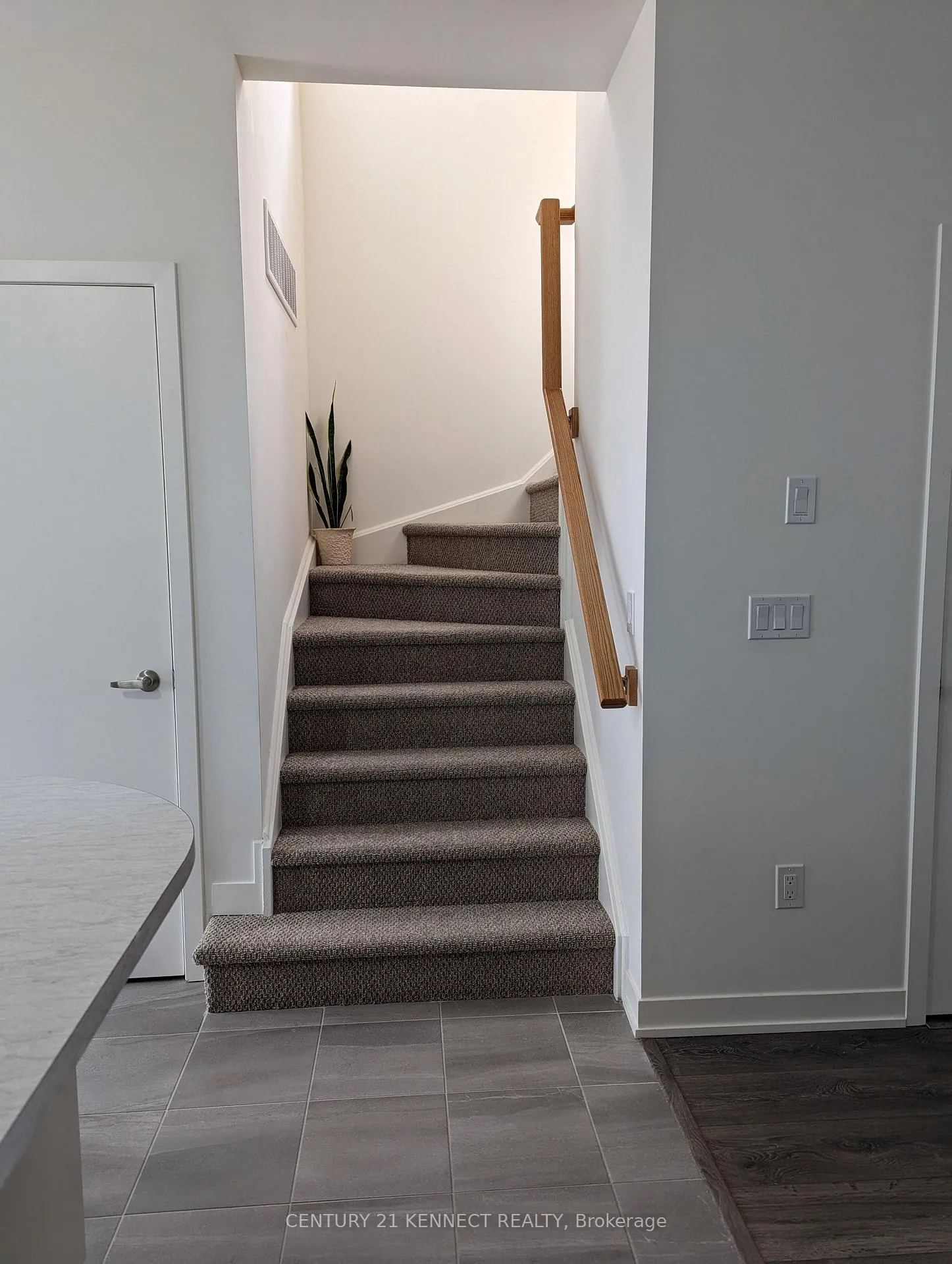 Photo 10 of Unit 601, 1525 Kingston Road, Pickering, Town Centre — HOMEH