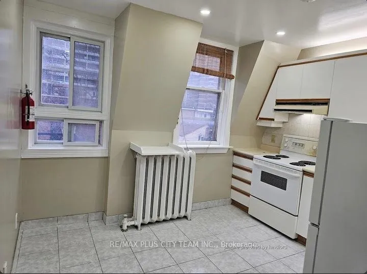 Photo 2 of Unit 3, 18 Dundonald Street, Toronto, Church-Yonge Corridor — HOMEH