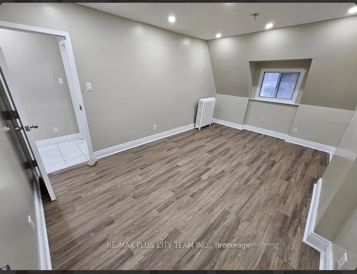 Photo 7 of Unit 3, 18 Dundonald Street, Toronto, Church-Yonge Corridor — HOMEH