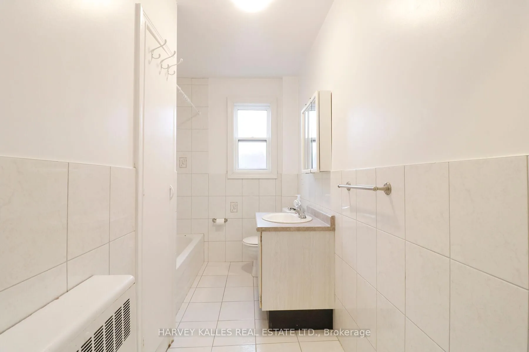 Photo 8 of Unit 4, 7 Markdale Avenue, Toronto, Humewood-Cedarvale — HOMEH