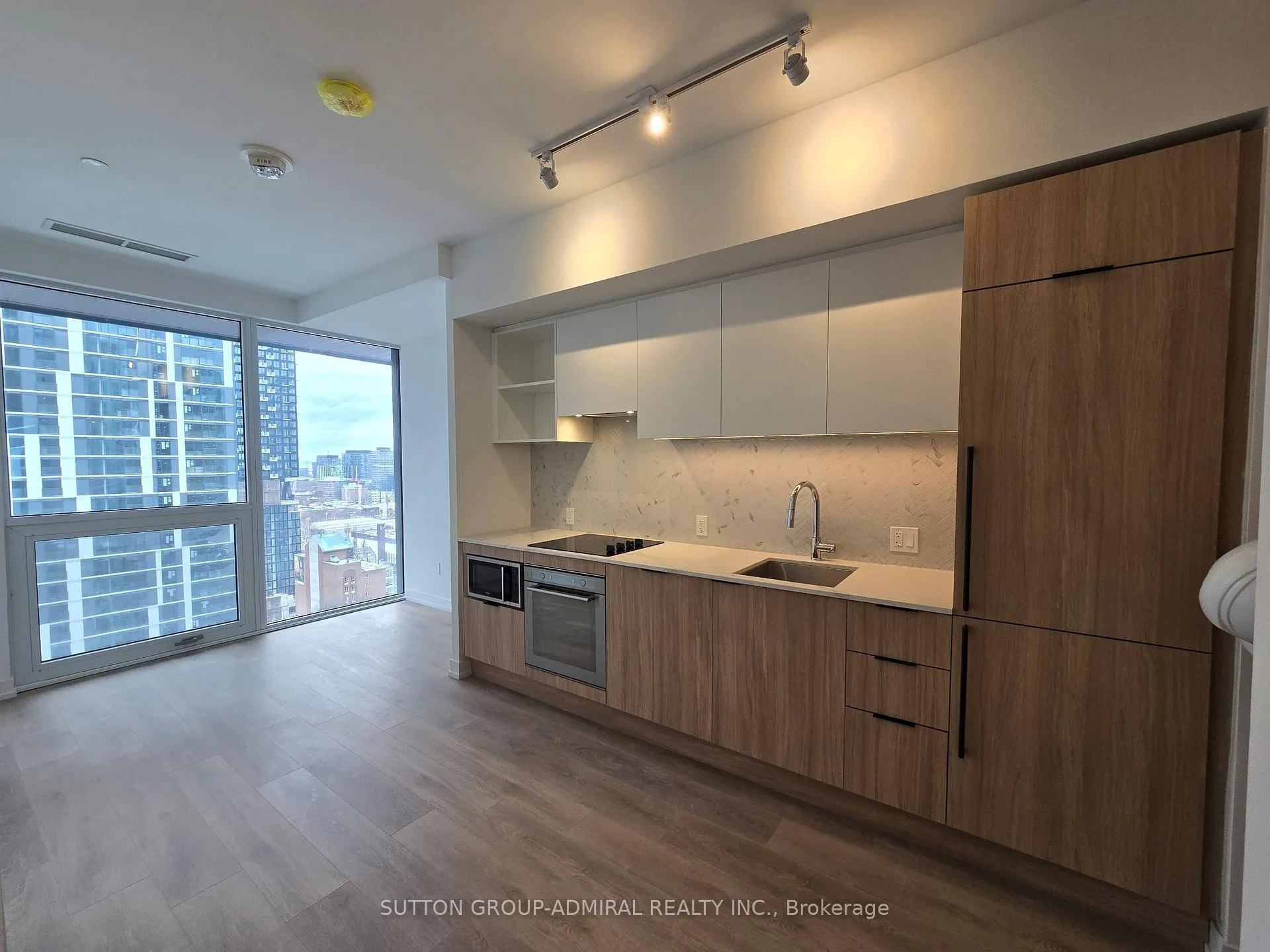 Photo 2 of 82 Dalhousie Street, Toronto, Church-Yonge Corridor — HOMEH