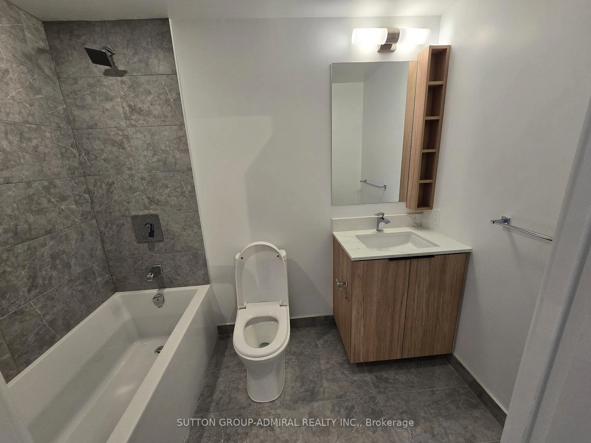 Photo 5 of 82 Dalhousie Street, Toronto, Church-Yonge Corridor — HOMEH