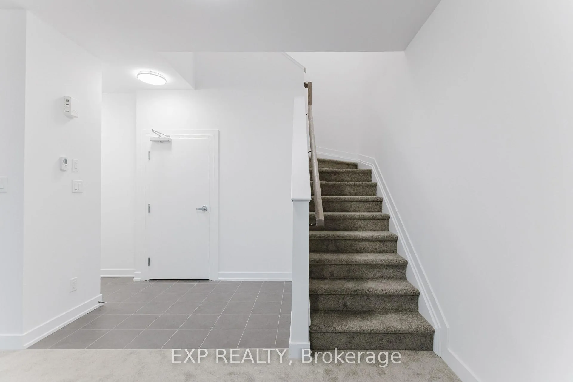 Photo 17 of 619 Silhouette Private, Ottawa, Barrhaven - Cedargrove/Fraserdale — HOMEH