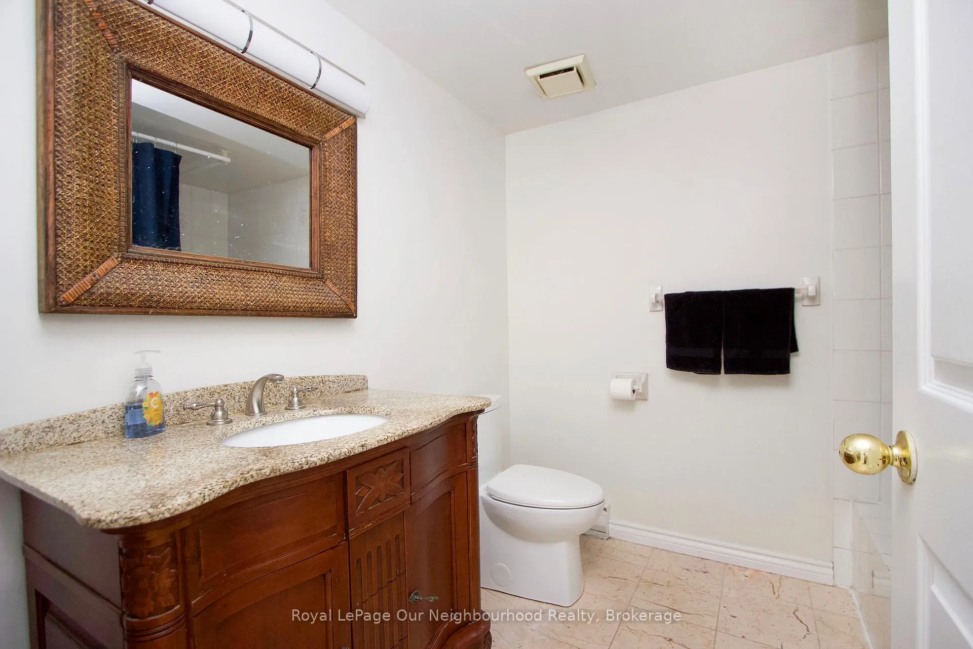 Photo 8 of Unit 203, 80 Athol Street E, Oshawa, Central — HOMEH