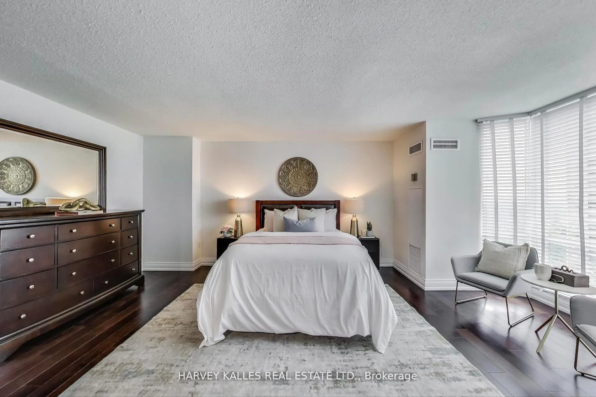 Photo 8 of Unit 902, 55 Skymark Drive, North York, Hillcrest Village — HOMEH