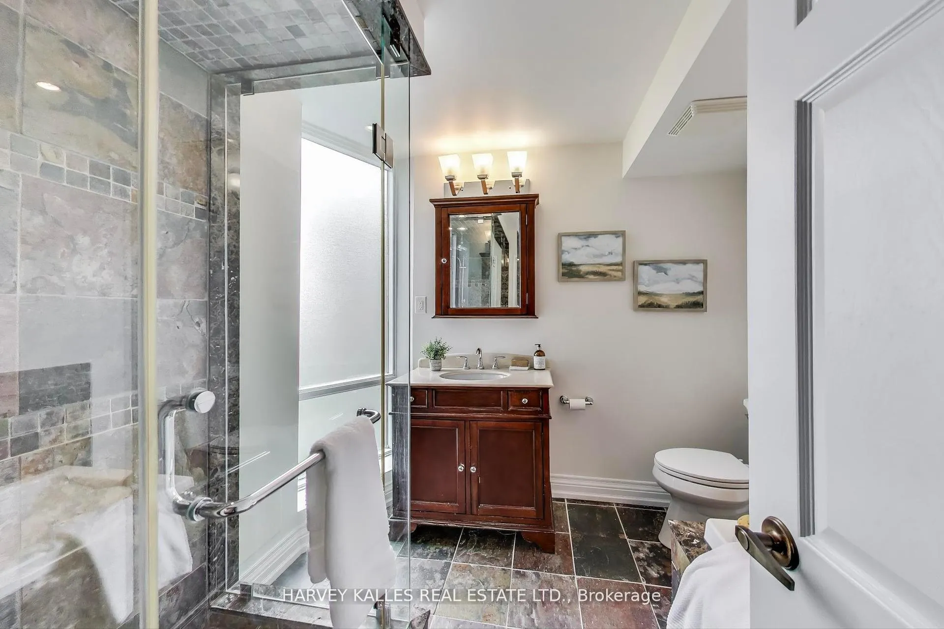 Photo 9 of Unit 902, 55 Skymark Drive, North York, Hillcrest Village — HOMEH