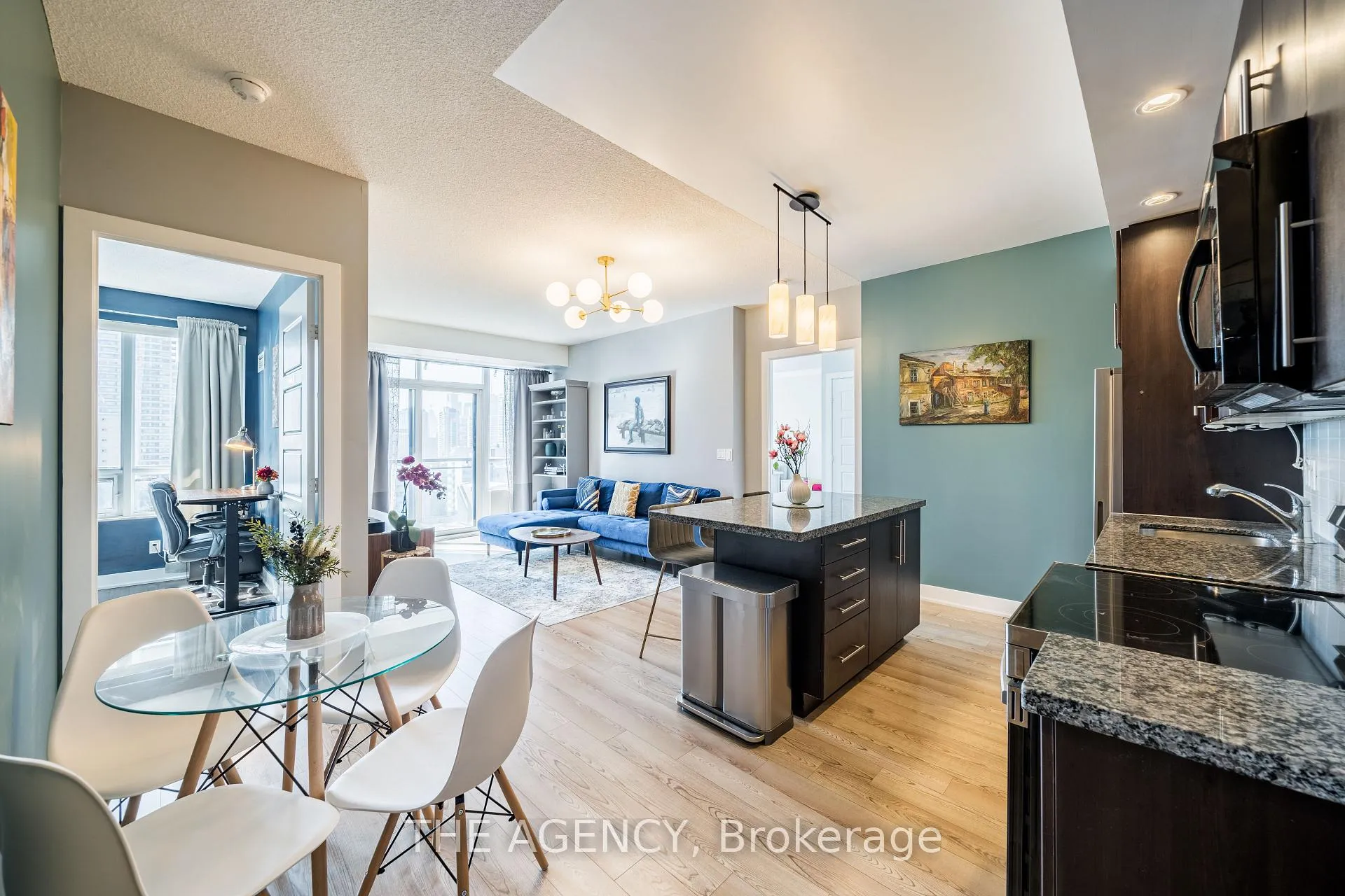 Photo 3 of Unit 905, 28 Linden Street W, Toronto, North St. James Town — HOMEH