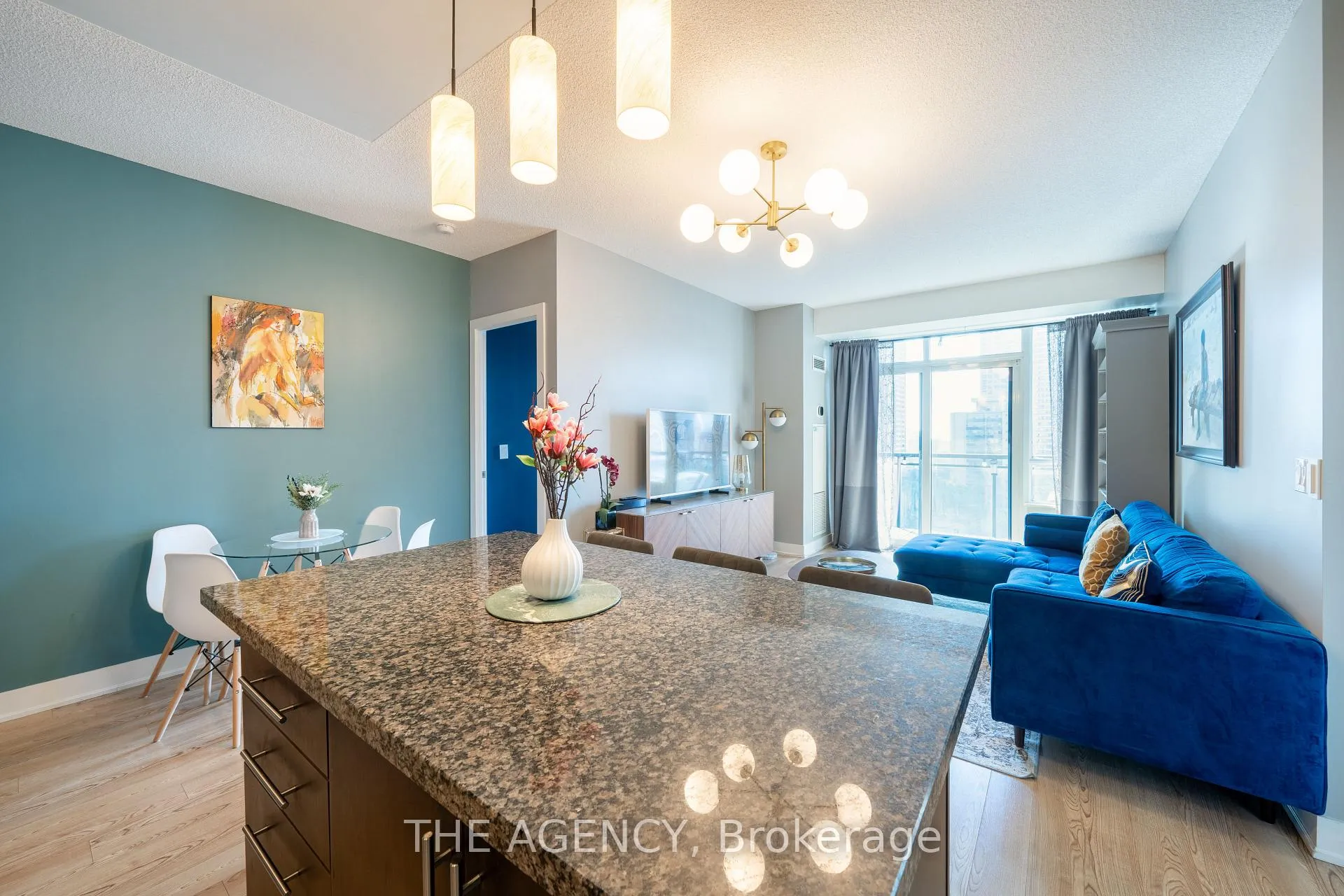 Photo 4 of Unit 905, 28 Linden Street W, Toronto, North St. James Town — HOMEH