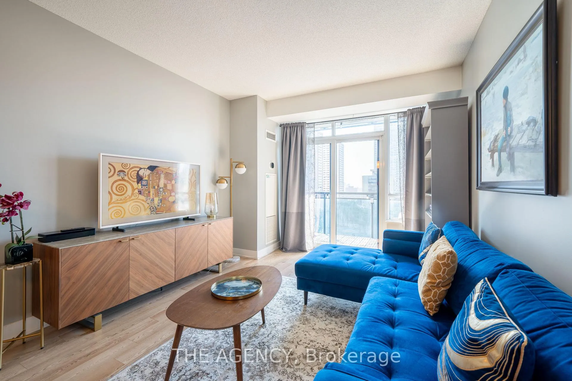 Photo 5 of Unit 905, 28 Linden Street W, Toronto, North St. James Town — HOMEH