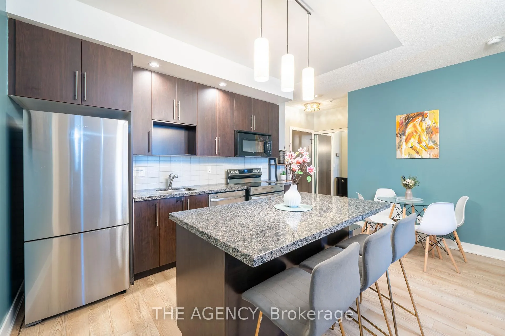 Photo 9 of Unit 905, 28 Linden Street W, Toronto, North St. James Town — HOMEH