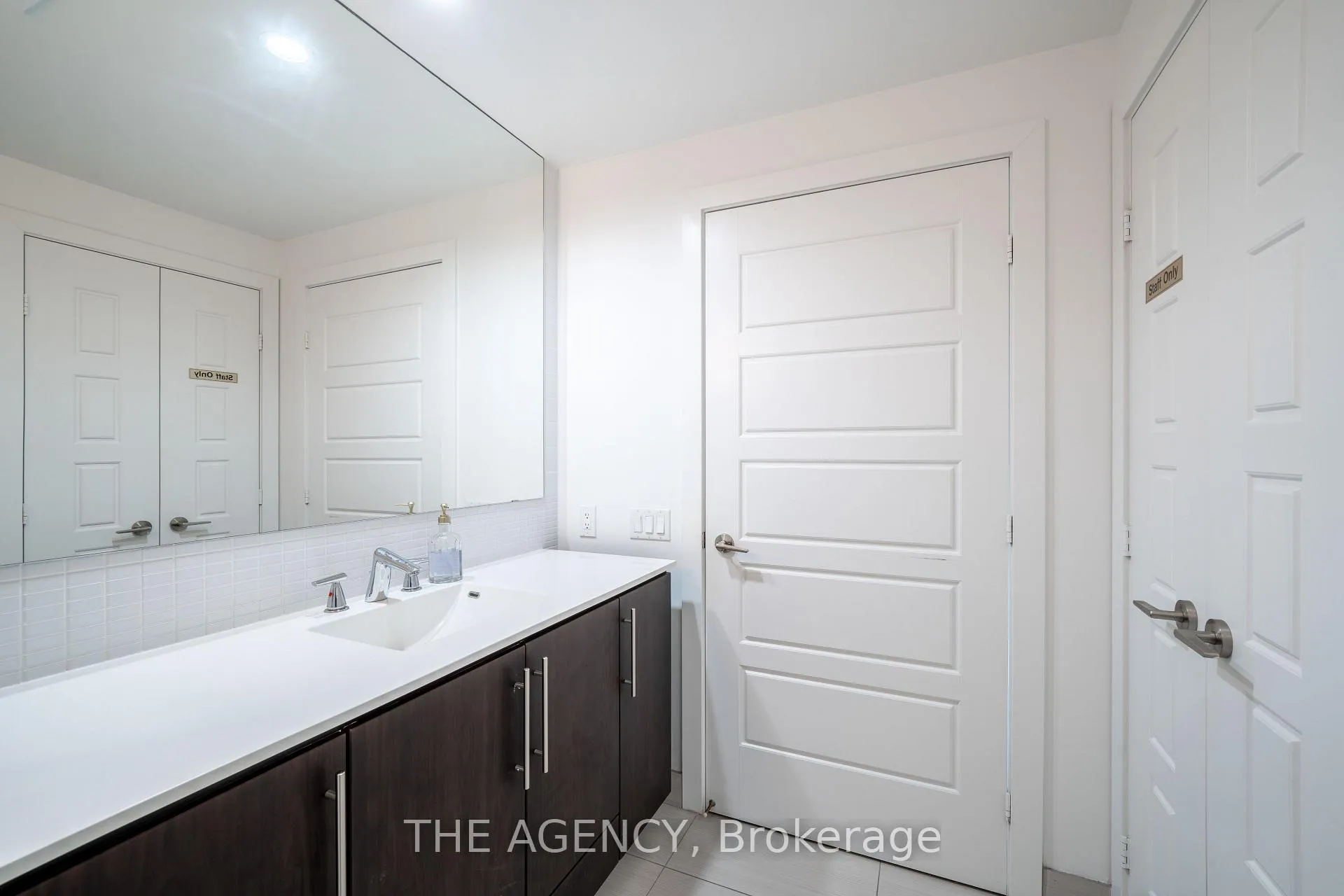 Photo 14 of Unit 905, 28 Linden Street W, Toronto, North St. James Town — HOMEH