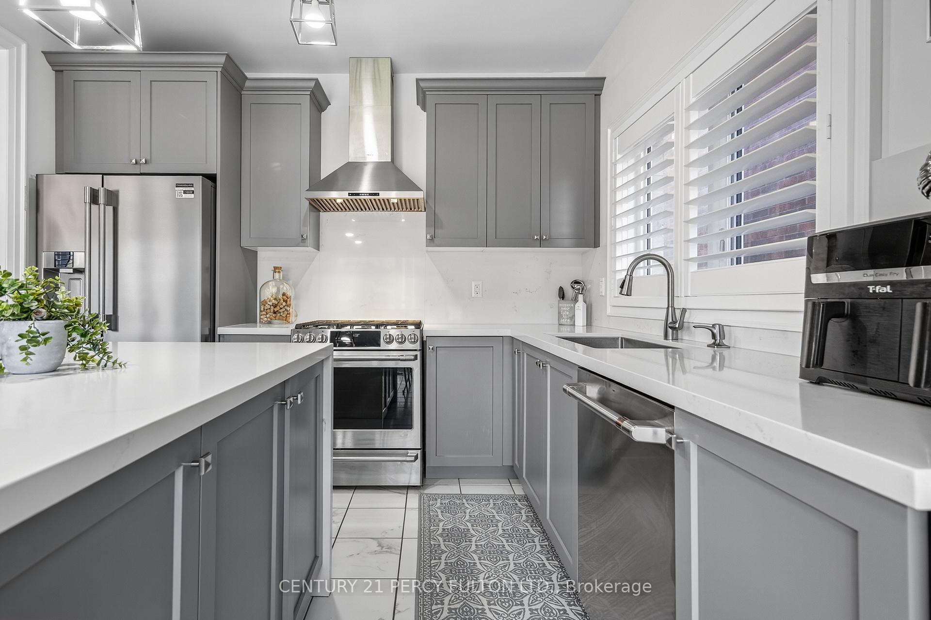 Photo 10 of 3 Muirfield Drive, Barrie, Ardagh — HOMEH