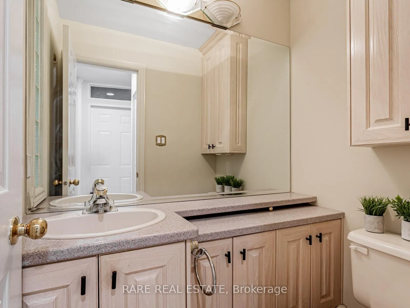 Photo 9 of 262 Haddington Avenue, Toronto, Bedford Park-Nortown — HOMEH