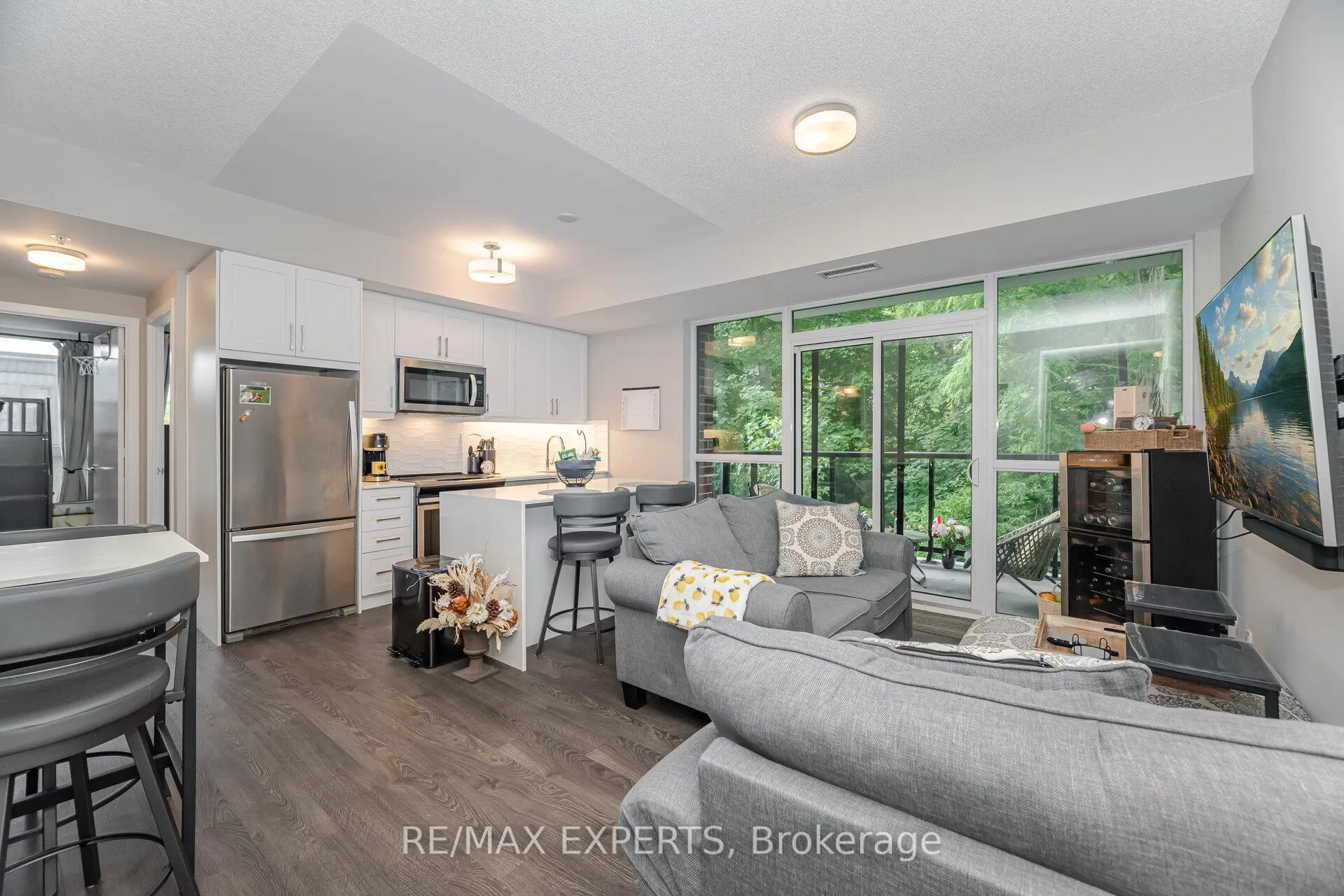 Photo 7 of Unit 305, 50 Ann Street, Caledon, Bolton West — HOMEH