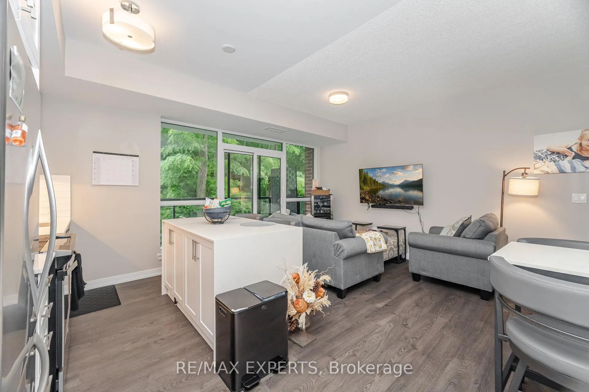 Photo 8 of Unit 305, 50 Ann Street, Caledon, Bolton West — HOMEH