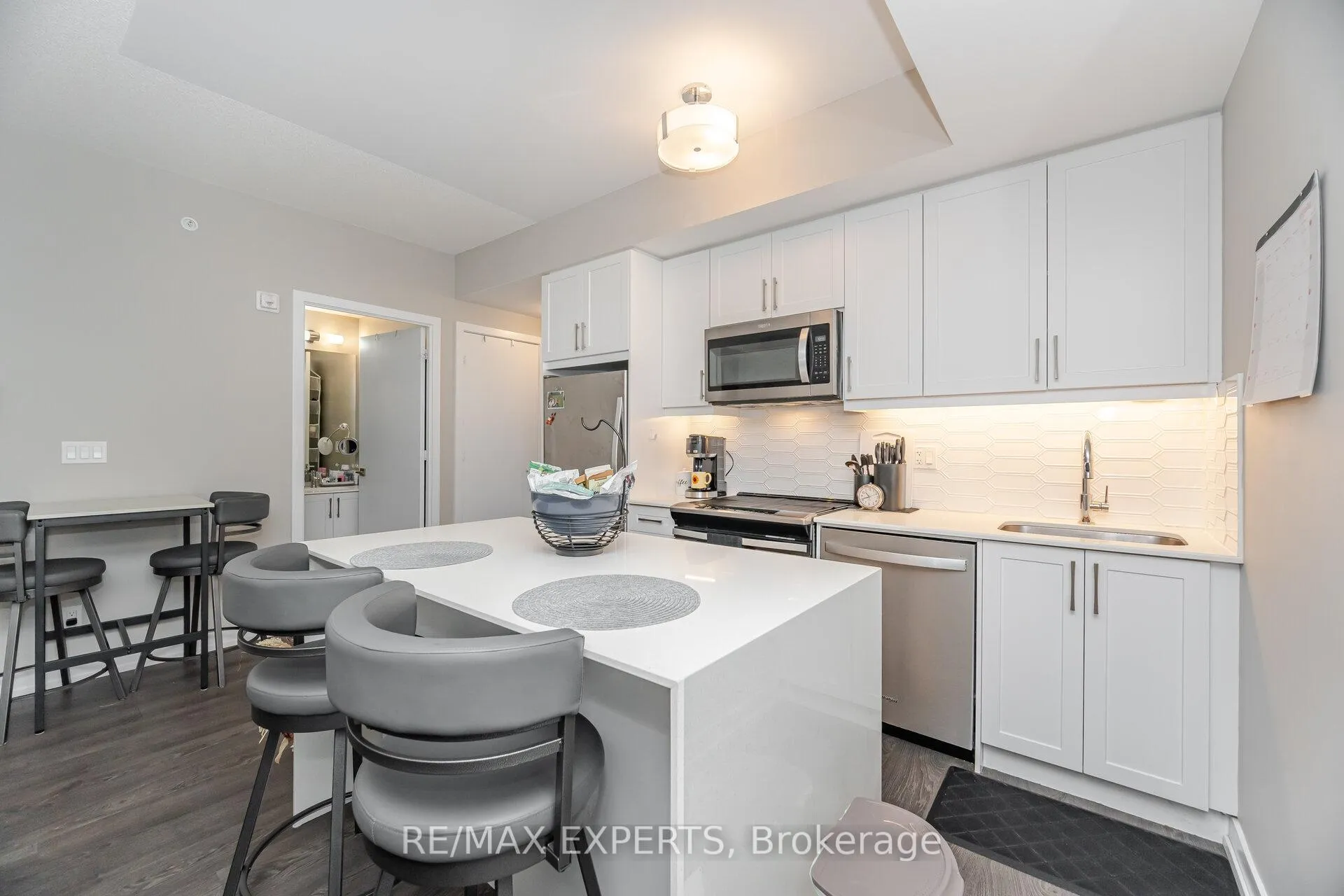 Photo 12 of Unit 305, 50 Ann Street, Caledon, Bolton West — HOMEH